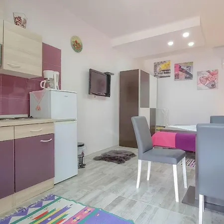 Apartment Aleksandra *