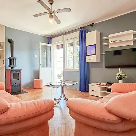 Apartamento Aleksandra *