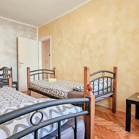 Apartamento Aleksandra *